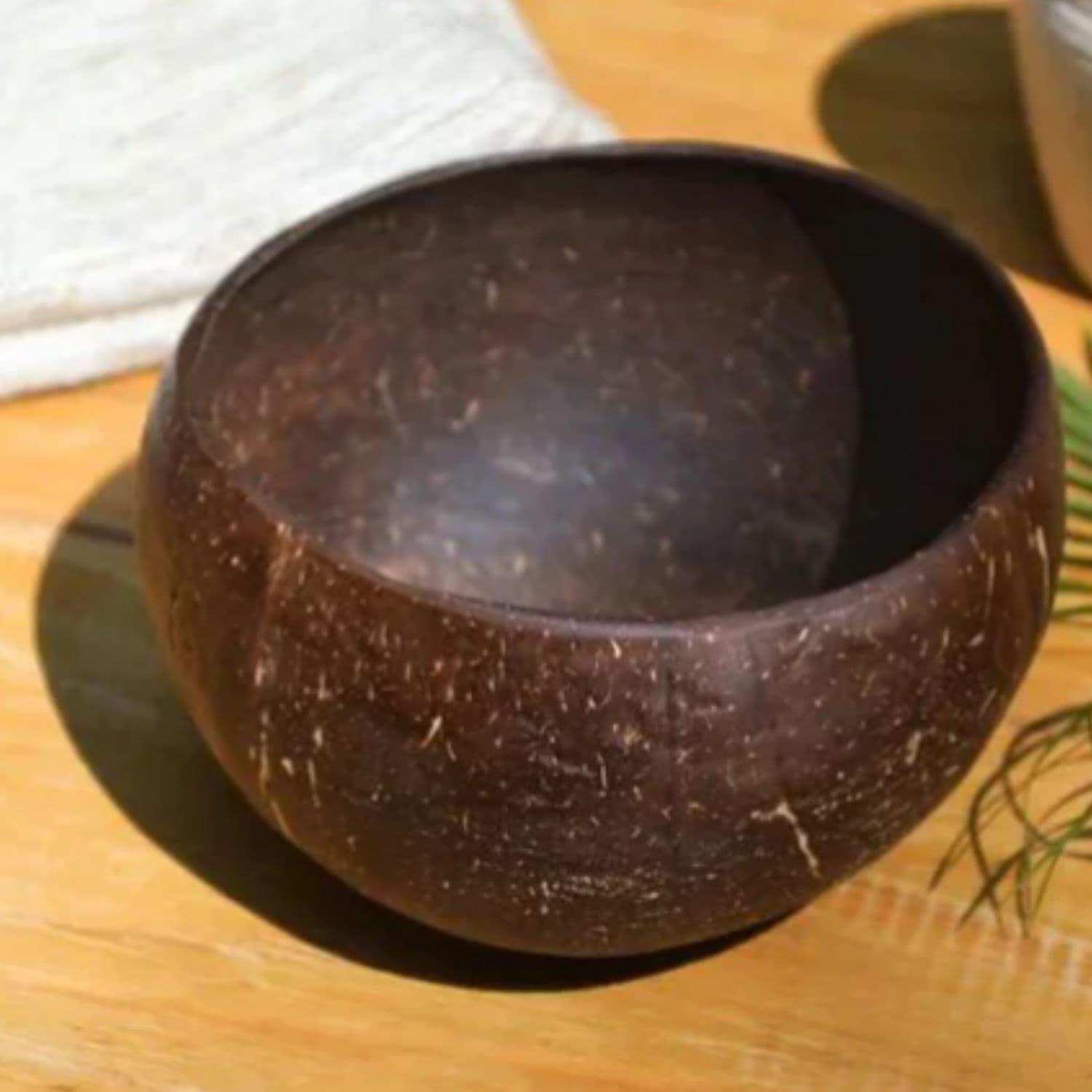 Round Polished Textured Coconut Bowls 400ml - 1 Pack thumbnail 3