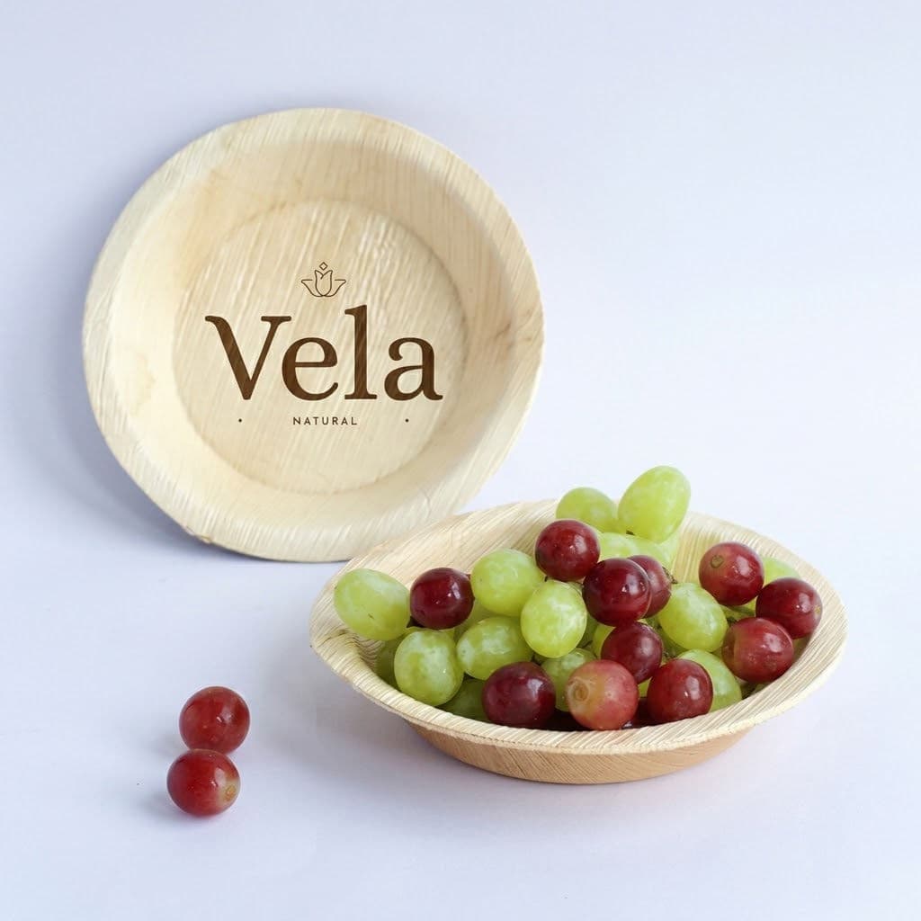 6" / 15 cm Round Palm Leaf Plates - 25 Pack product image 3